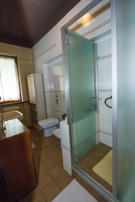 Casa Su Lago Privato A Due Passi Da Milano Segrate Exterior photo