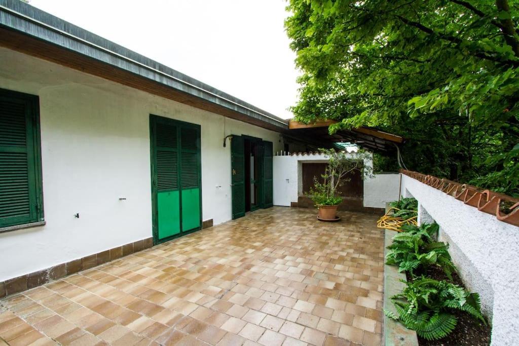 Casa Su Lago Privato A Due Passi Da Milano Segrate Exterior photo
