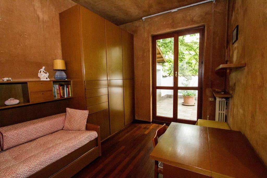 Casa Su Lago Privato A Due Passi Da Milano Segrate Exterior photo