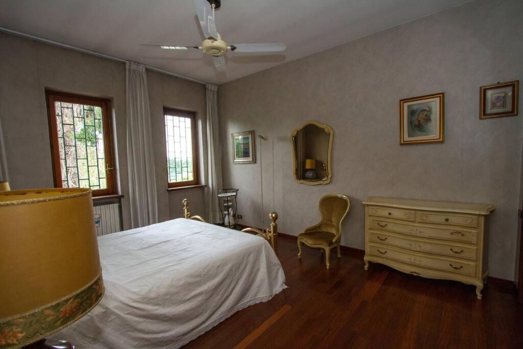 Casa Su Lago Privato A Due Passi Da Milano Segrate Exterior photo