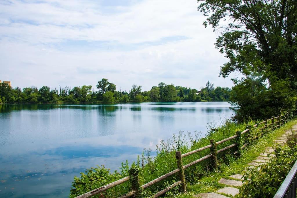 Casa Su Lago Privato A Due Passi Da Milano Segrate Exterior photo