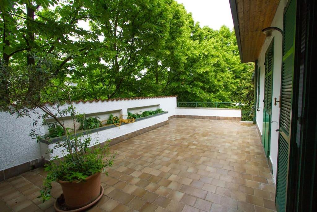 Casa Su Lago Privato A Due Passi Da Milano Segrate Exterior photo